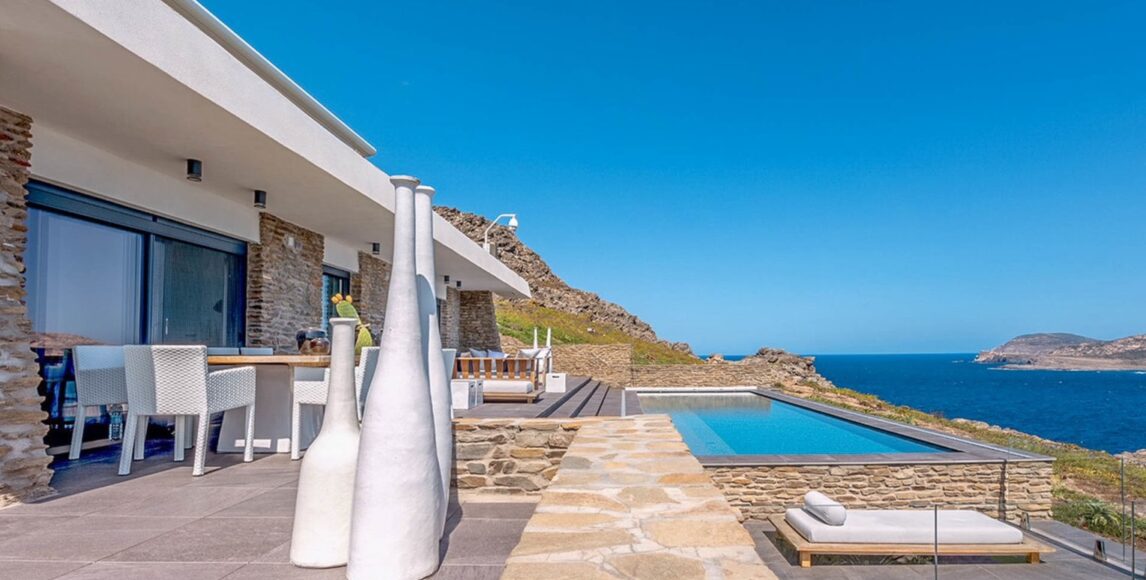 Luxus villa mindössze 200 m-re a tengertől, csodálatos helyen