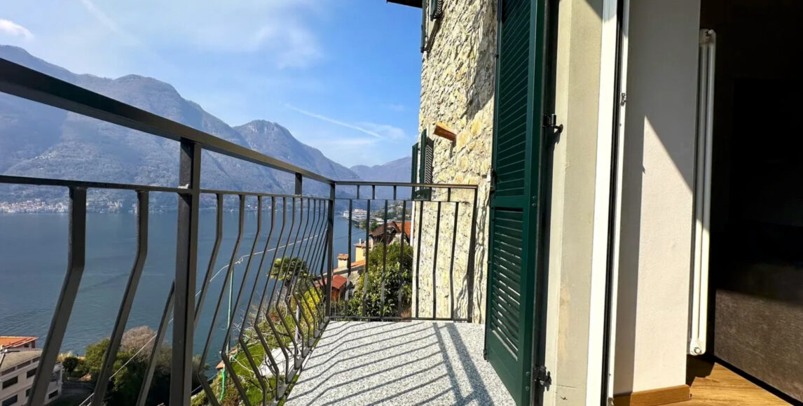 Villa panorámás kilátással a Lago di Como-ra
