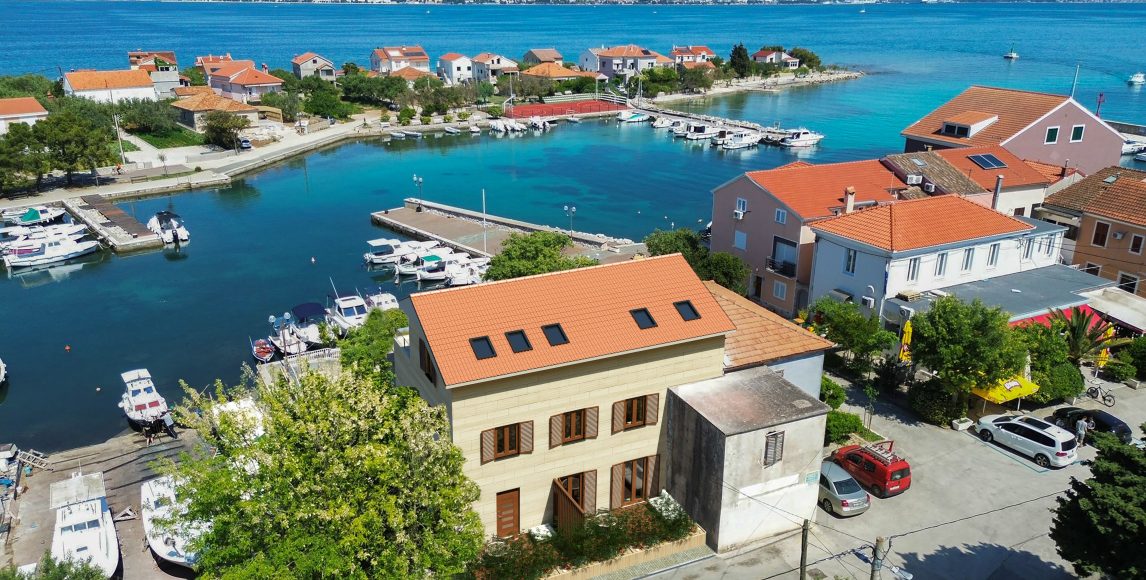 Új egyedi apartmanok a tengertől való első sorban