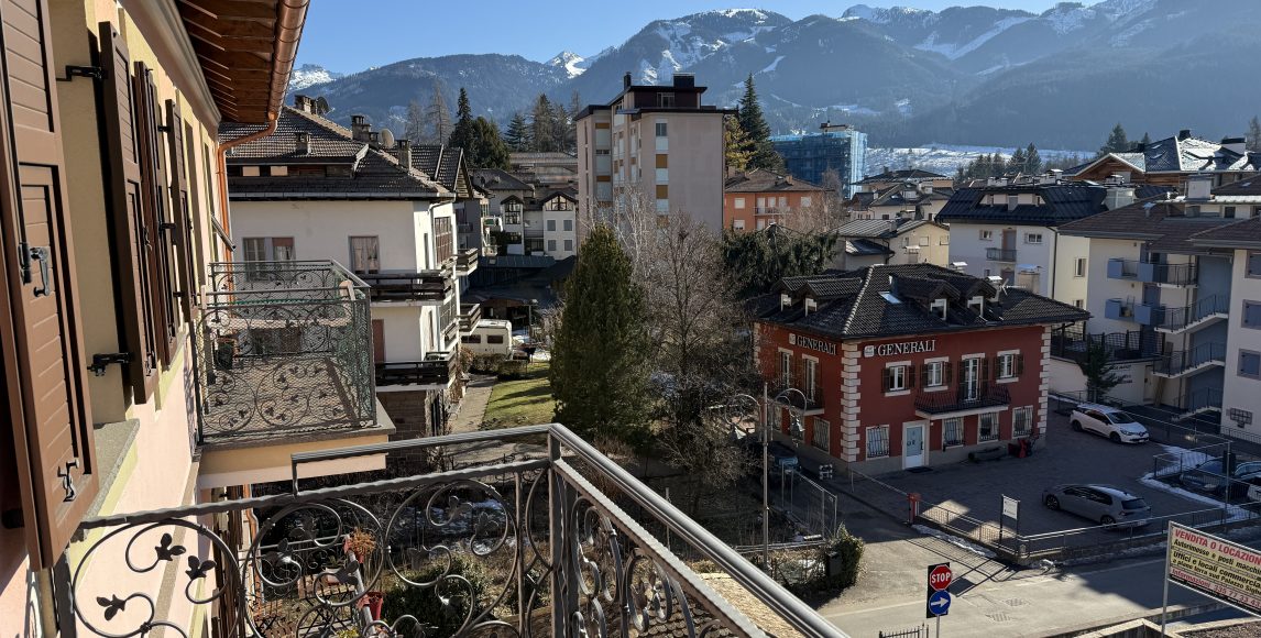 Tágas apartman Cavalese történelmi szívében