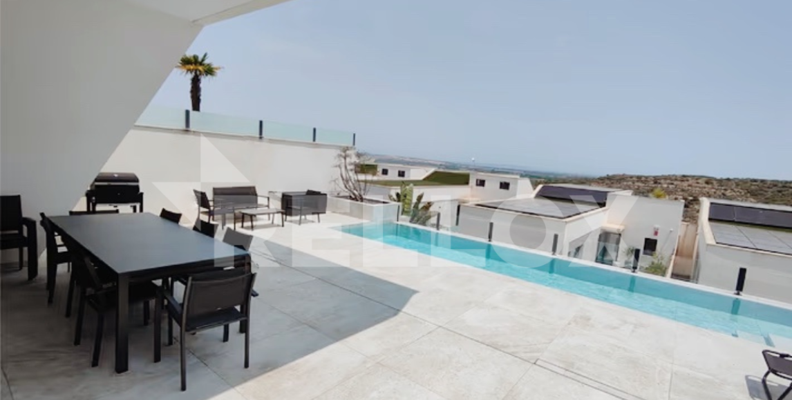 Modern villa medencével Ciudad Quesada városában