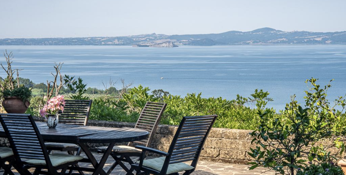 Elegáns villa panorámás kilátással a Bolsena-tóra