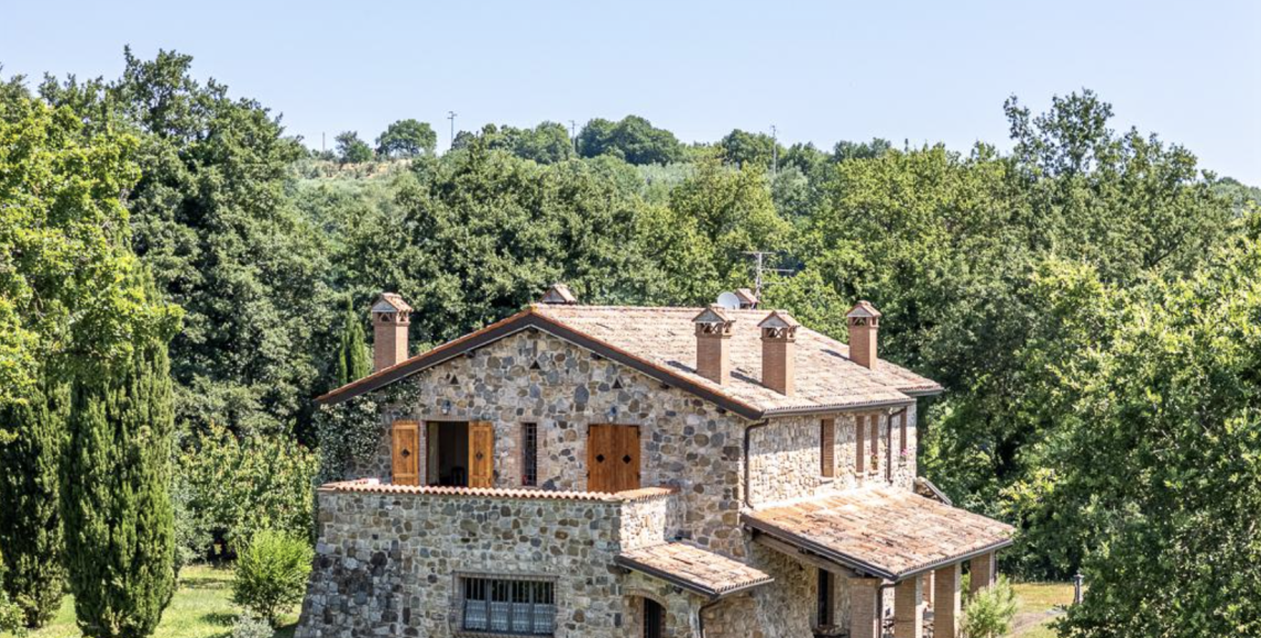 Bájos kővilla olajfaligettel és panorámás kilátással