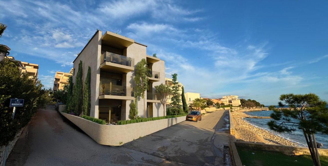 Exkluzív új épület a tengertől való első sorban a tengerparton, Pag szigetén